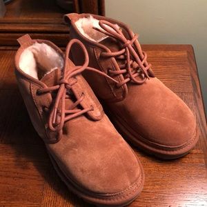 NWOT- UGG NEUMEL all gender chukka boot! Chestnut color